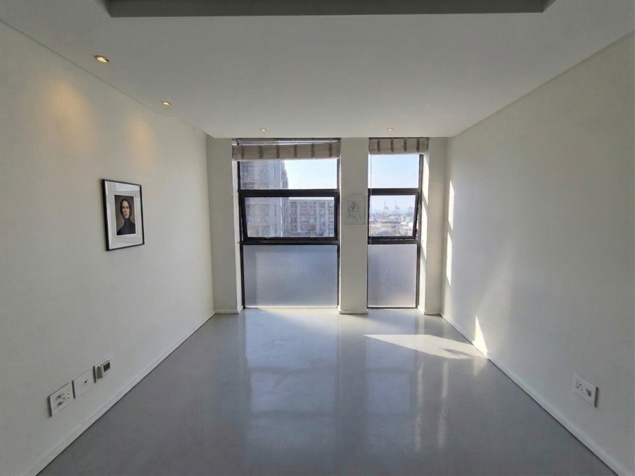 To Let 2 Bedroom Property for Rent in Woodstock Western Cape